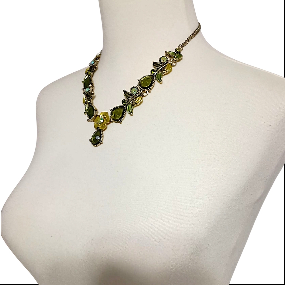 Vintage Rhinestone Floral Leaf Necklace Y Drop Green Gold MCM Fairy‎ Whimsigoth - Picture 5 of 16